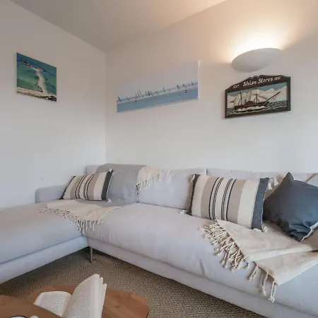 Apartment Baie De Beaumer-3 By Interhome *